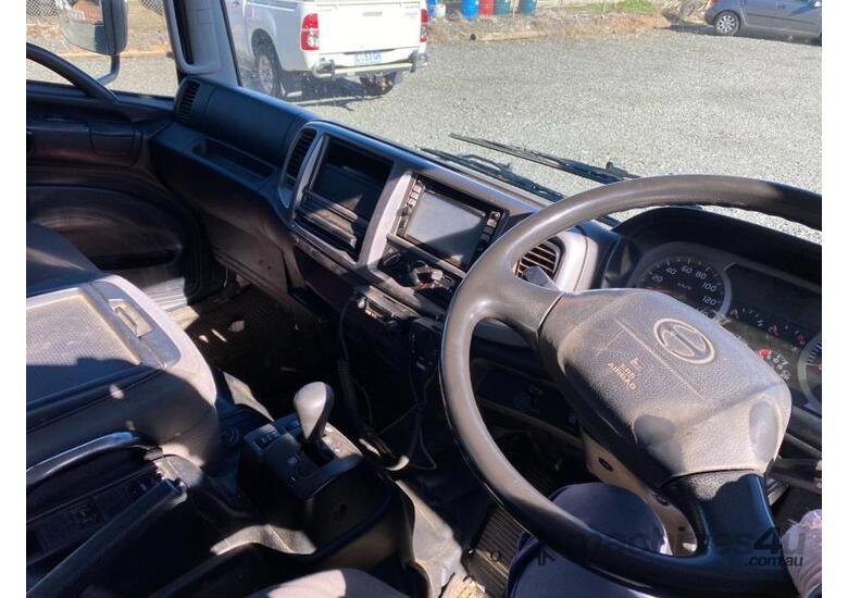 caption 2012 Hino FC1022 Flat Tray Truck