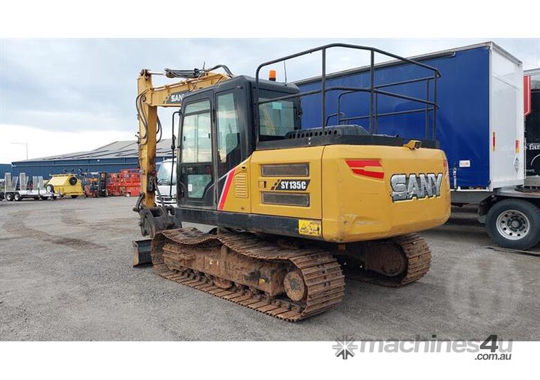 caption Sany SY135C