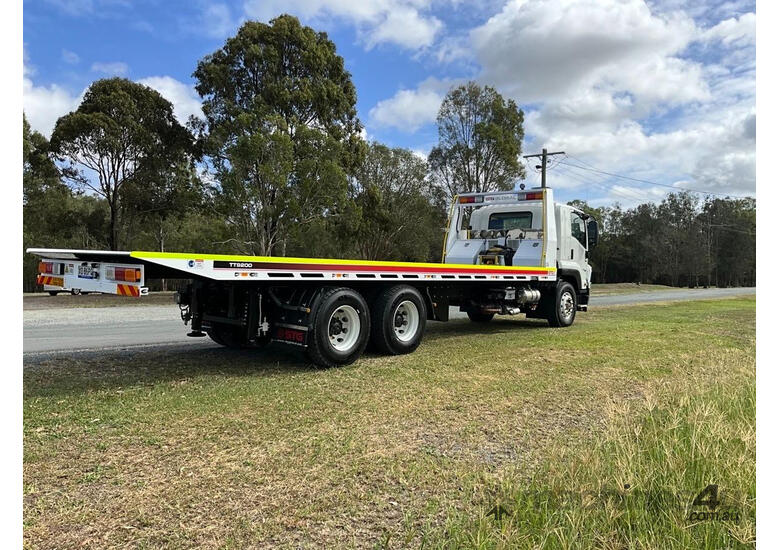 Isuzu FVY 240-300 Tilt tray Truck