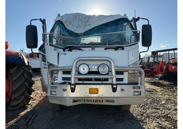 caption 2010 Isuzu FVZ Tipper