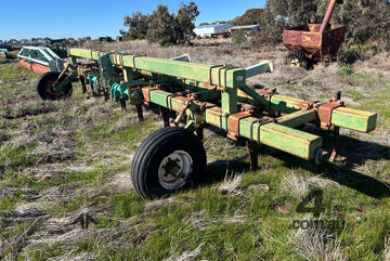 Gessner Centrebuster Hillers/Bed Rollers Tillage Equip Gessner Centrebuster Hillers/Bed Rollers Tillage Equip
