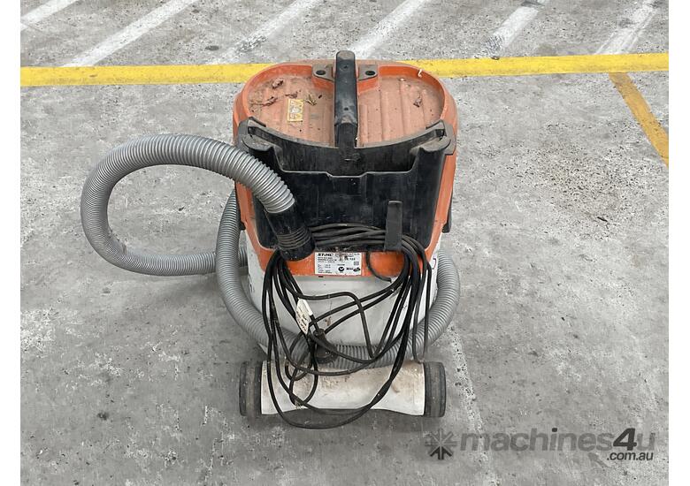 Stihl SE122 Wet & Dry Vacuum