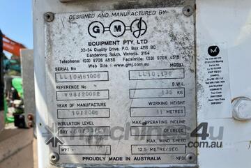 Isuzu 2005   FRR500 EWP