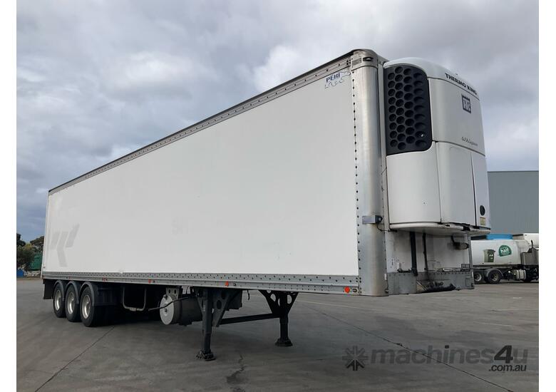 caption Peki ST3 Tri Axle Refrigerated Pantech Trailer