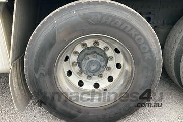 2017 Mitsubishi FV 500 Refrigerated Pantech