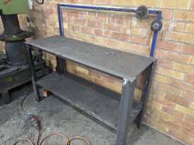 Heavy-Duty Workbench (16) - picture0' - Click to enlarge