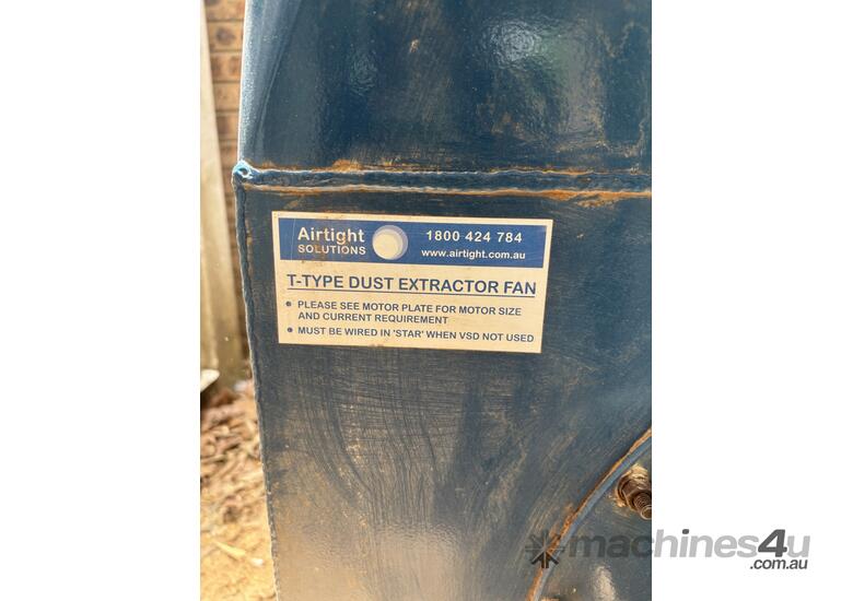 DUST EXTRACTOR AND COLECTOR