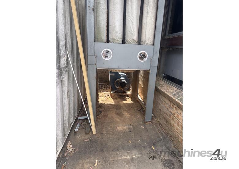 DUST EXTRACTOR AND COLECTOR