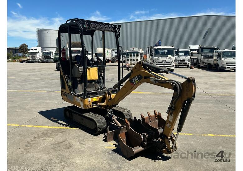 2016 Caterpillar 301.4C Excavator (Rubber Tracked)