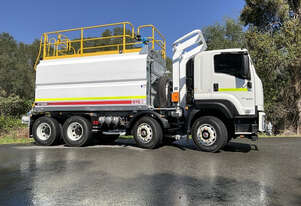 Isuzu FYH 300-350 Water truck Truck