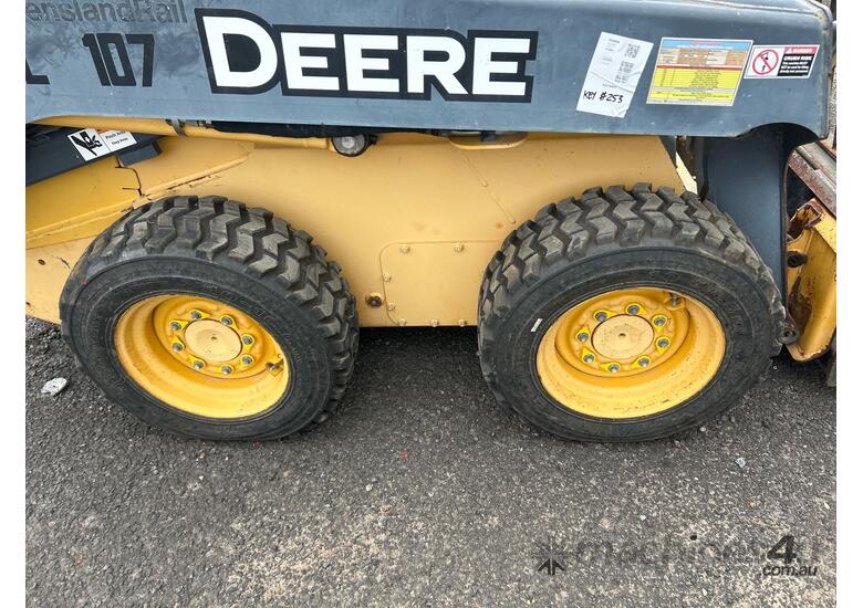 2012 John Deere 318D Wheeled Skid Steer