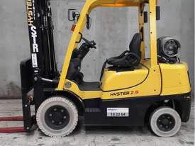 HYSTER H2.5XT Counterbalance Forklift (Ex Demo) - picture0' - Click to enlarge