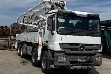 2015 Schwing S43SX Concrete Boom Pump