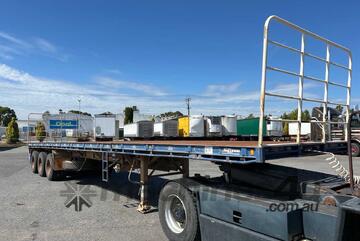 2015 Southern Cross Trailers Tri Axle Extendable Flat Top Trailer