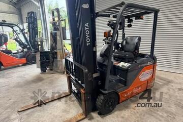 2017 TOYOTA ELECTRIC 48V 3 WHEEL 8 SERIES DELUX 2 TON 3 STAGE 5500MM HIGH CUBE CONTAINER MAST FORKLI