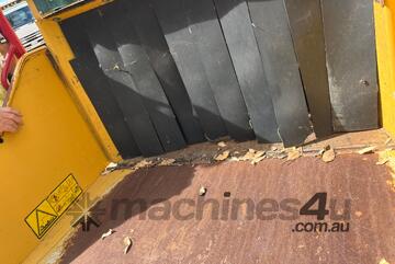 2006 Vermeer BC1000XL Single Axle Wood Chipper