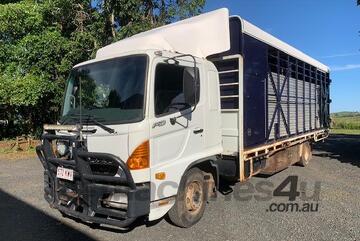 2005 Hino FD Flat Top 7M steel Tray Cattle Crate