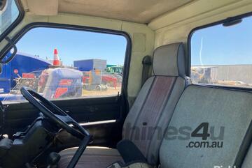 Isuzu 1988   NKR Table Top