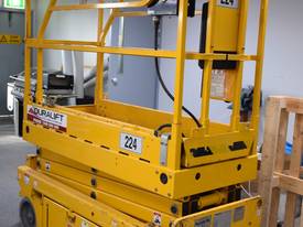 2010 19FT ELECTRIC SCISSOR LIFT FOR SALE - picture0' - Click to enlarge