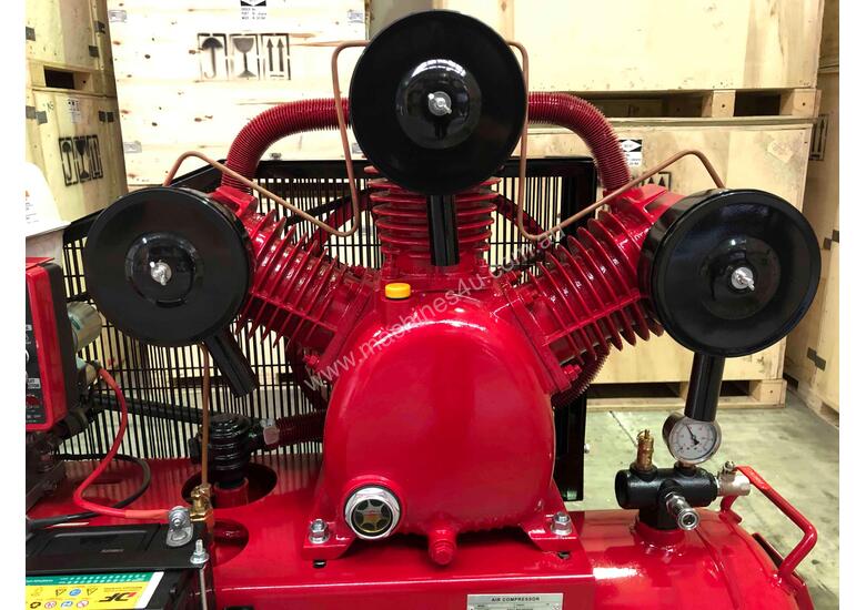 caption BOSS 42CFM/ 13HP HONDA Petrol Compressor (E/Start)