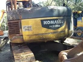 KOMATSU PC 228US TRACK GEAR AND PARTS - picture0' - Click to enlarge