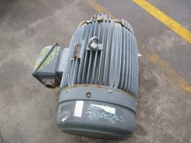 TECO 25HP 3 PHASE ELECTRIC MOTOR/ 975RPM - picture1' - Click to enlarge