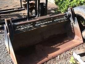 6 in 1 Bobcat Bucket to suit Toyota Huski - picture0' - Click to enlarge