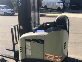 Crown Reach Truck - 8 mtr lift height - Good Battery - picture2' - Click to enlarge