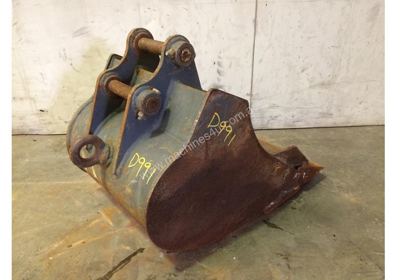 caption 450MM TOOTHED BUCKET WITH SAND BLADE SUIT 1-2T EXCAVATOR D991