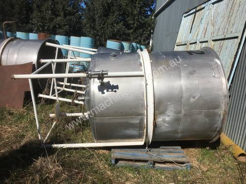 3000L Stainless Steel Tanks