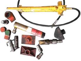 Enerpac Hydraulic Porta Power Kit Hand Pump Ram & Spreader, Industrial Quality Tools - picture0' - Click to enlarge