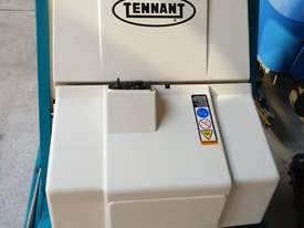 TENNANT 140 BATTERY FLOOR SWEEPER - picture1' - Click to enlarge
