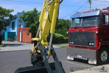GARDNER ENGINEERING - Yanmar SV100 Thumb & Tilt Bucket GARDNER ENGINEERING - Yanmar SV100 Thumb & Tilt Bucket