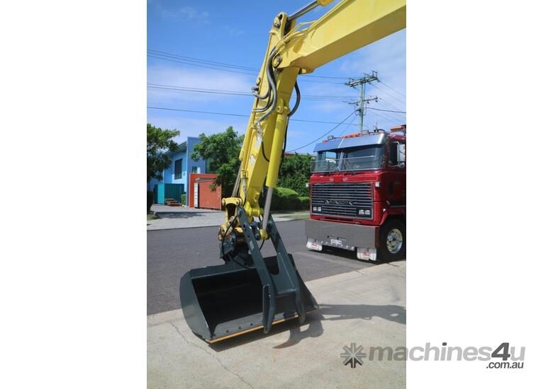 New Gardner Engineering Australia Yanmar SV100 Thumb Tilt Bucket