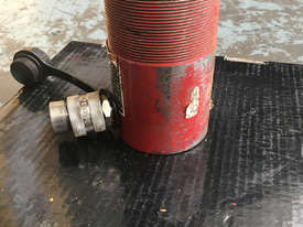 BVA 20 Ton Hydraulic Ram Porta Power Single Acting Cylinder H2501 - picture0' - Click to enlarge