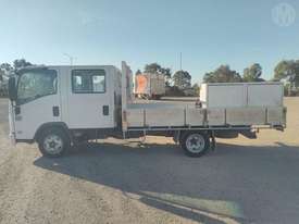 Isuzu NNR 200 - picture2' - Click to enlarge