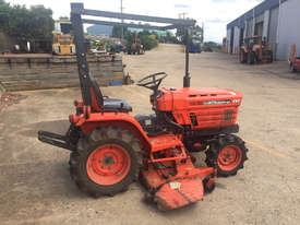 Kubota B6200 FWA/4WD Tractor - picture1' - Click to enlarge