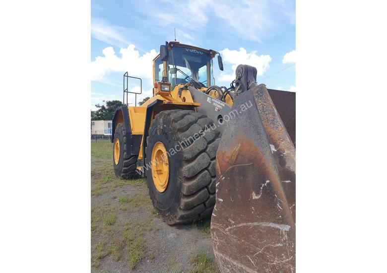caption 2007 Volvo L220E