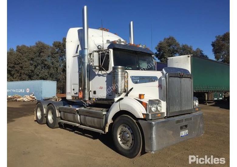 caption 2012 Western Star 4800FX Constellation
