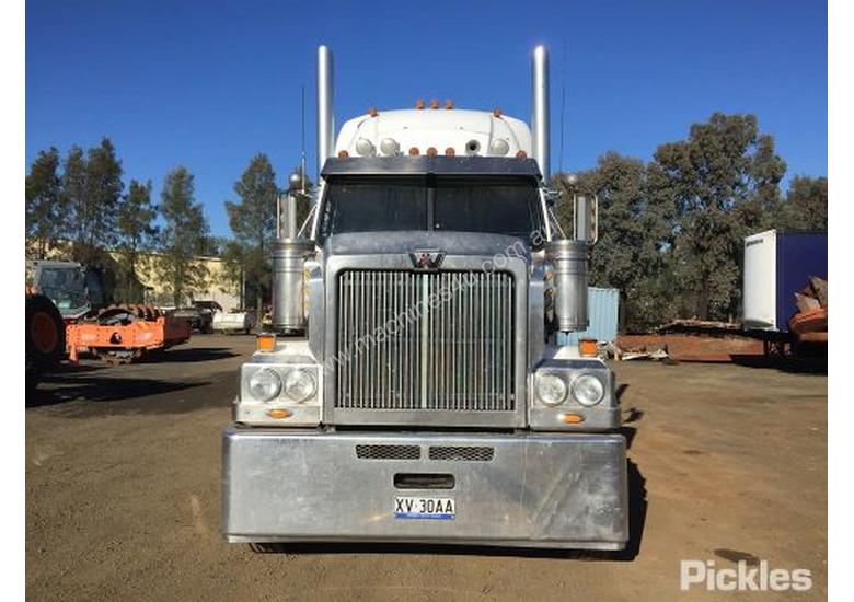 caption 2012 Western Star 4800FX Constellation