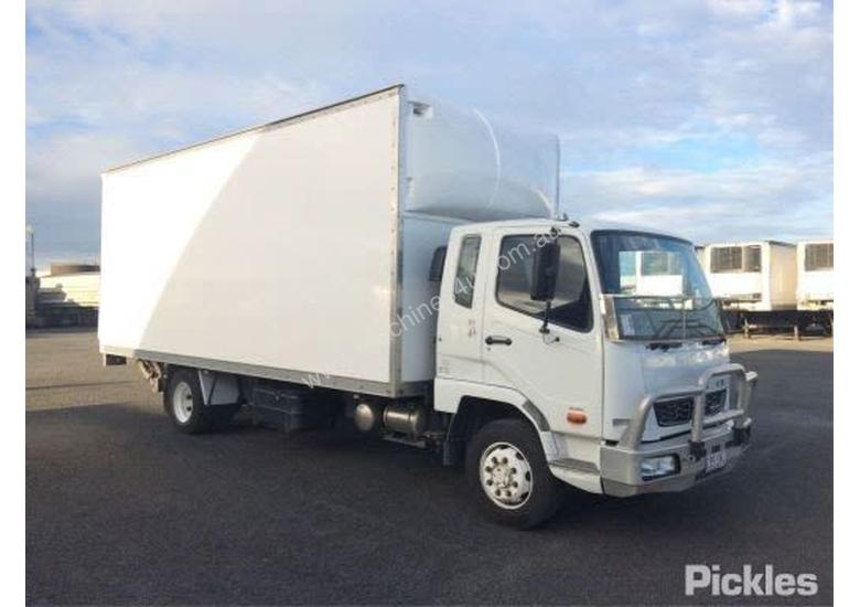 caption 2012 Mitsubishi Fuso Fighter