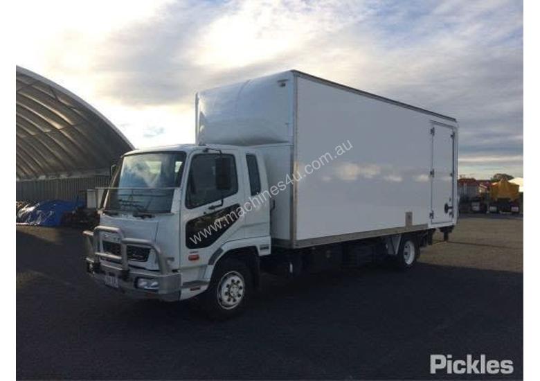 caption 2012 Mitsubishi Fuso Fighter