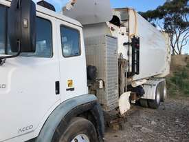 Garbage truck, Side Loader - picture0' - Click to enlarge