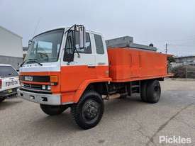 1990 Isuzu FSS500 - picture2' - Click to enlarge