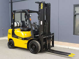 Yale 2500kg LPG forklift with 5500mm 3 Stage Mast - picture0' - Click to enlarge