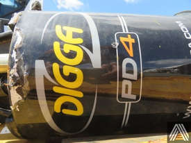 Digga PD-4 Auger - picture2' - Click to enlarge