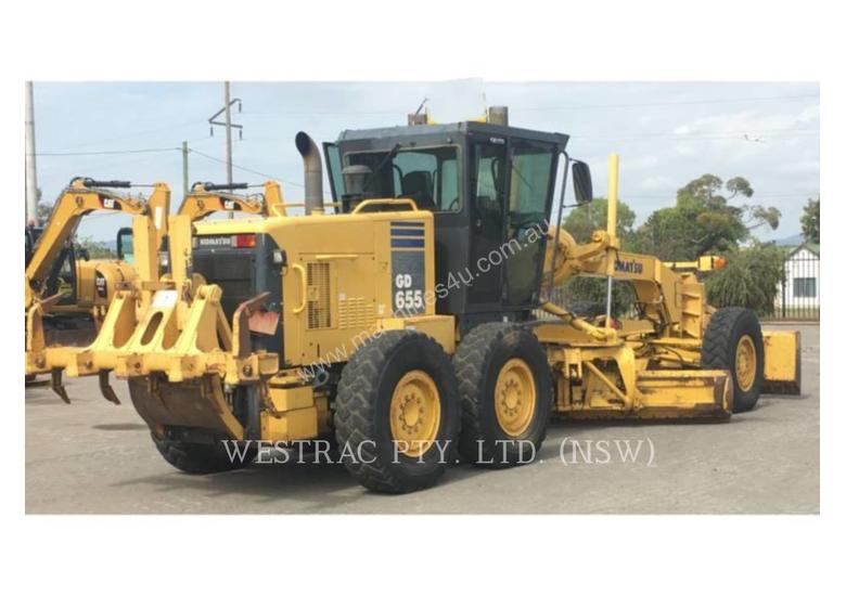 caption KOMATSU AMERICA GD655 Motor Graders