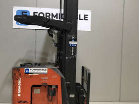 Raymond 7500 Reach Forklift Forklift - picture0' - Click to enlarge