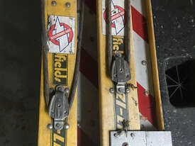 Oldfields Extension Ladder 8.8 Meter with Exofit Safety Harness  - picture2' - Click to enlarge