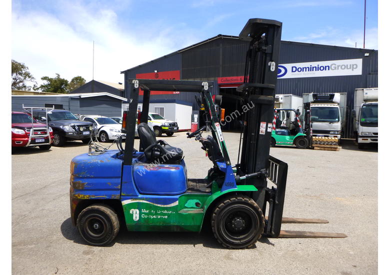 caption Mitsubishi FG35AT 3.5 Tonne LPG Forklift